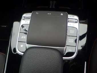 MERCEDES BENZ A CLASS 2019 Image 13