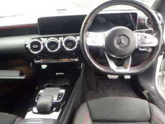 MERCEDES BENZ A CLASS 2019 Image 3
