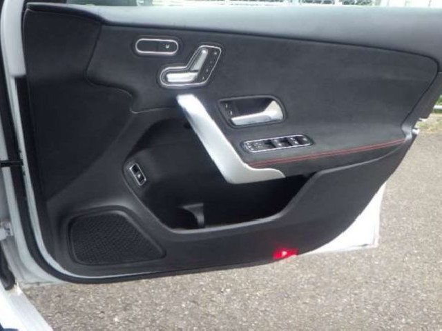 MERCEDES BENZ A CLASS 2019 Image 26