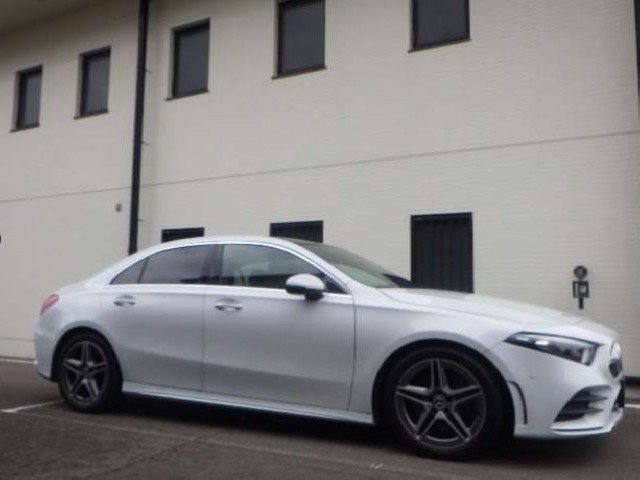 MERCEDES BENZ A CLASS 2019 Image 34