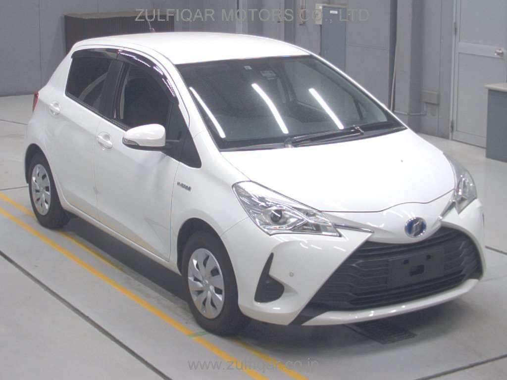 TOYOTA VITZ 2017 Image 5