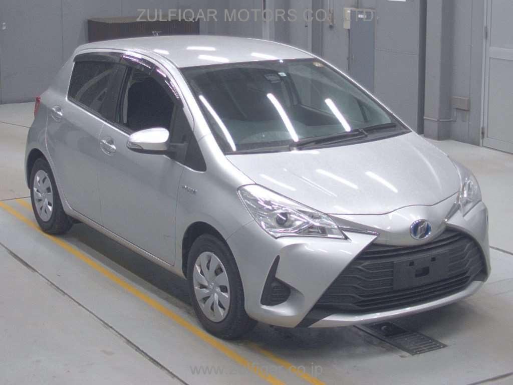 TOYOTA VITZ 2017 Image 5