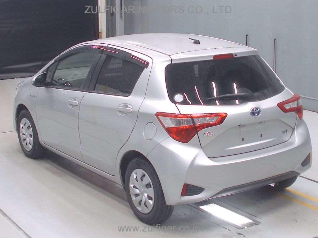 TOYOTA VITZ 2017 Image 6