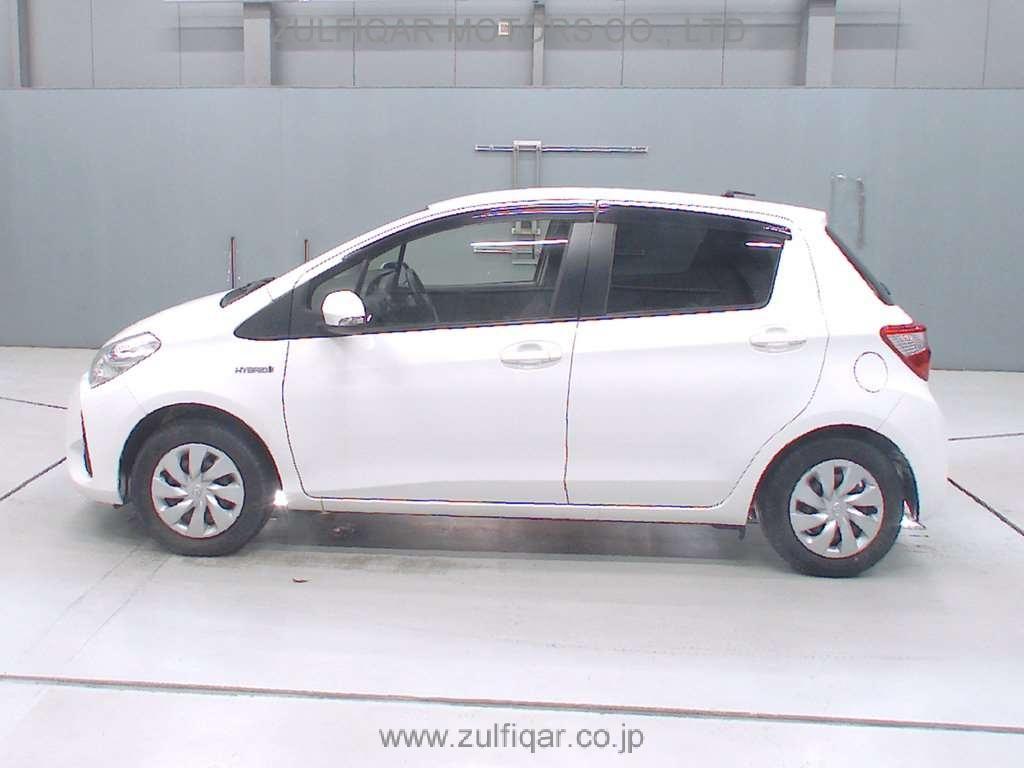 TOYOTA VITZ 2017 Image 4