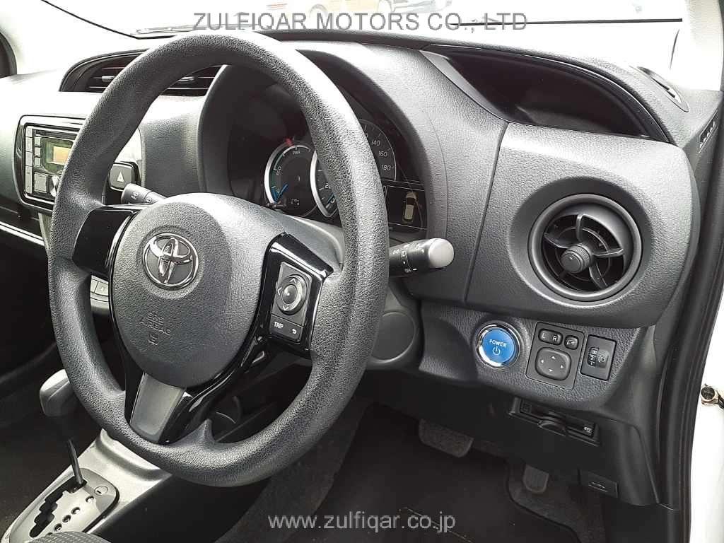 TOYOTA VITZ 2017 Image 7