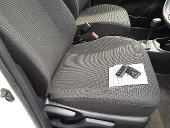 TOYOTA VITZ 2017 Image 8