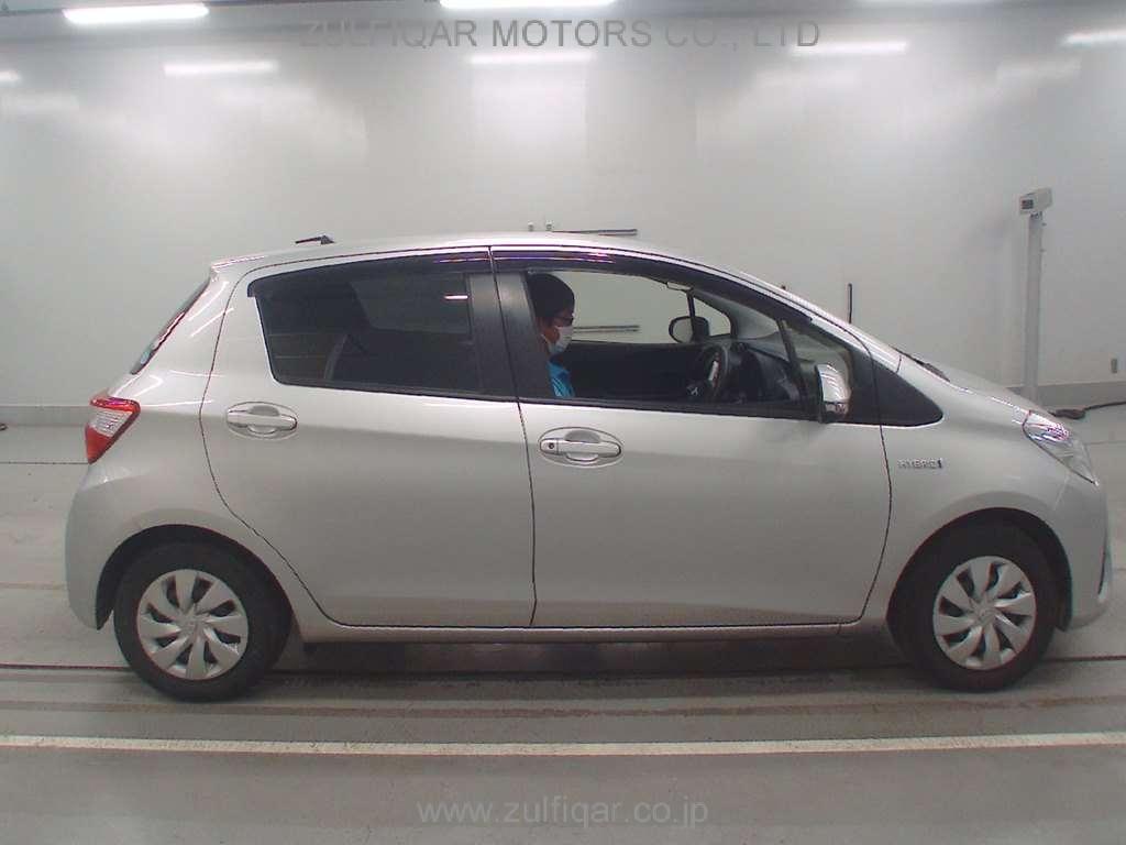 TOYOTA VITZ 2018 Image 3