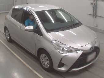 TOYOTA VITZ 2018 Image 5