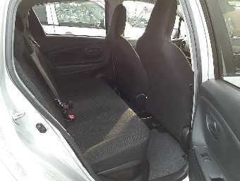 TOYOTA VITZ 2018 Image 10