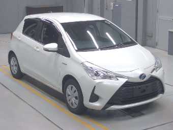 TOYOTA VITZ 2017 Image 5