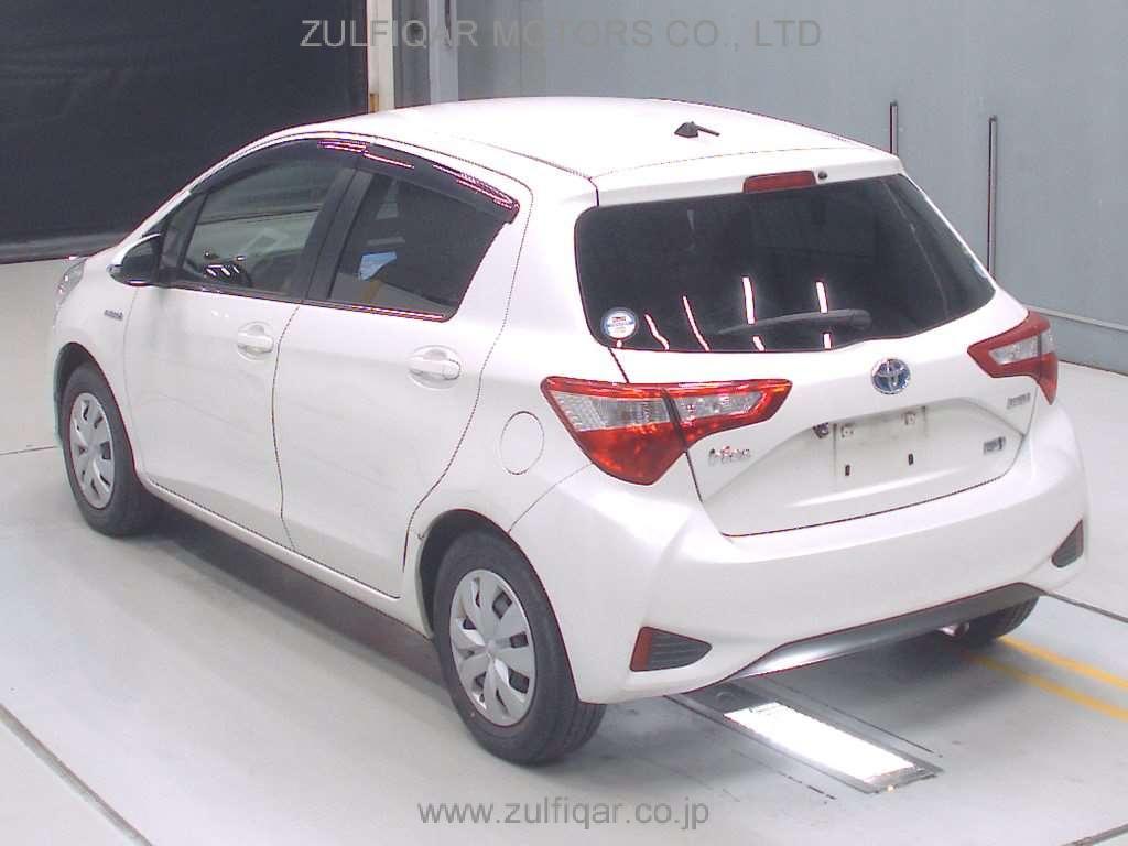 TOYOTA VITZ 2017 Image 6