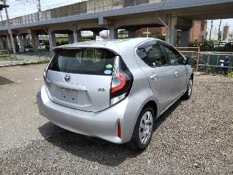 TOYOTA AQUA 2020 Image 2