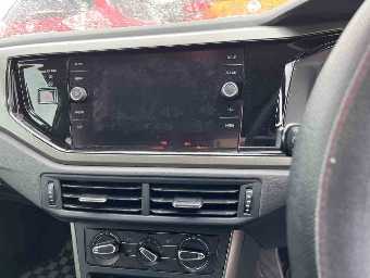 VOLKSWAGEN POLO 2019 Image 7