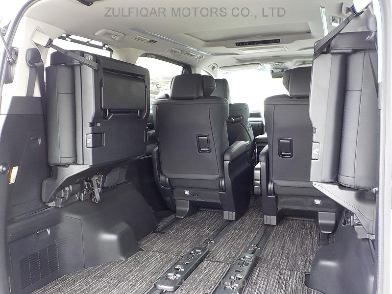 TOYOTA ALPHARD 2022 Image 12