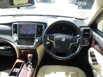 TOYOTA CROWN HYBRID 2013 Image 14