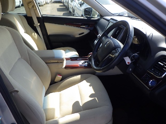 TOYOTA CROWN HYBRID 2013 Image 21