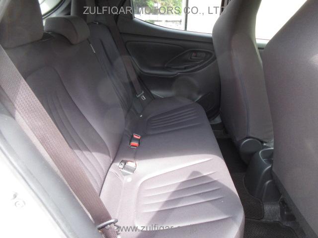 TOYOTA YARIS 2020 Image 8