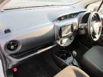 TOYOTA VITZ 2020 Image 12