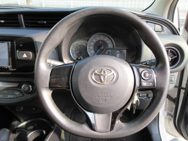 TOYOTA VITZ 2020 Image 19