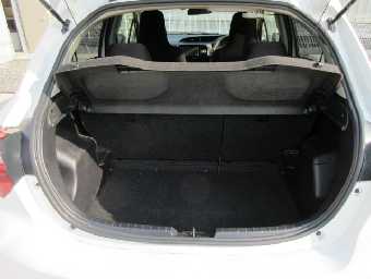 TOYOTA VITZ 2020 Image 9