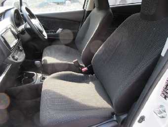 TOYOTA VITZ 2020 Image 11