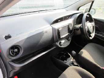 TOYOTA VITZ 2020 Image 12