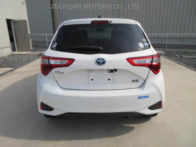 TOYOTA VITZ 2020 Image 4