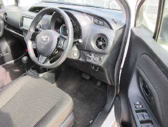 TOYOTA VITZ 2020 Image 5