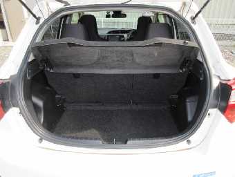 TOYOTA VITZ 2020 Image 9