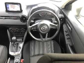 MAZDA DEMIO 2018 Image 5