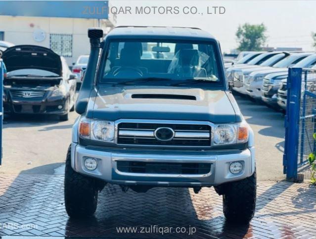 TOYOTA LAND CRUISER PICKUP 2013 Image 2