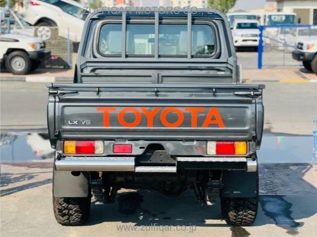 TOYOTA LAND CRUISER PICKUP 2013 Image 4