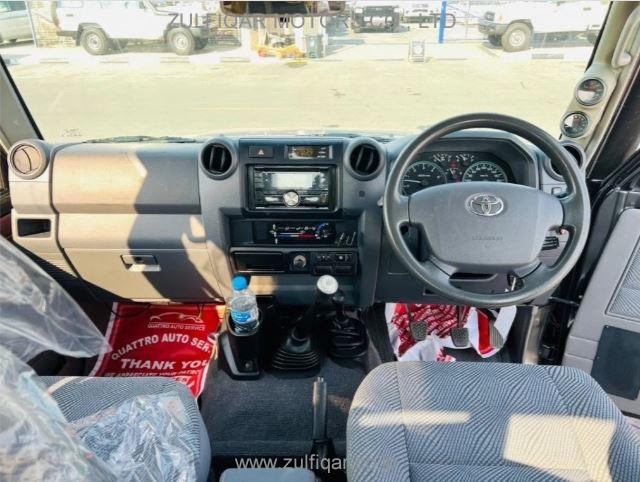 TOYOTA LAND CRUISER PICKUP 2013 Image 7