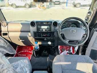 TOYOTA LAND CRUISER PICKUP 2013 Image 7