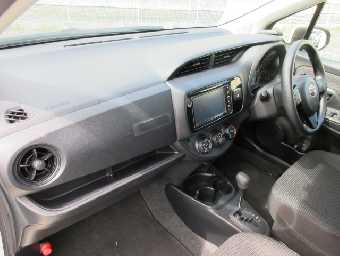 TOYOTA VITZ 2019 Image 12