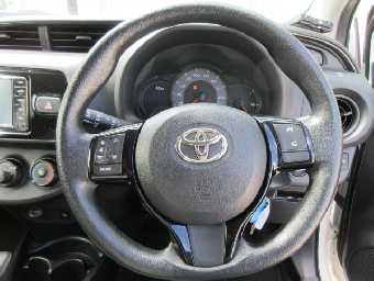 TOYOTA VITZ 2019 Image 13
