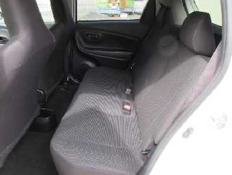 TOYOTA VITZ 2019 Image 10