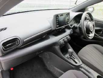 TOYOTA YARIS 2021 Image 12