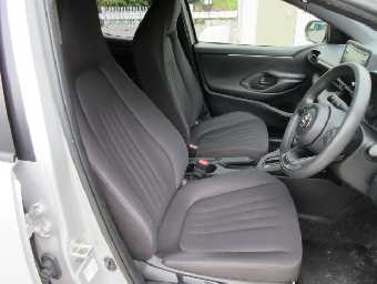 TOYOTA YARIS 2021 Image 6