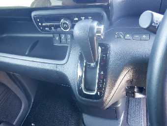 HONDA N-BOX CUSTOM 2019 Image 12