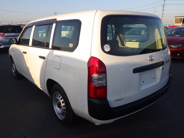 TOYOTA PROBOX 2018 Image 32