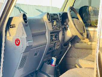 TOYOTA LAND CRUISER PICKUP 2016 Image 10