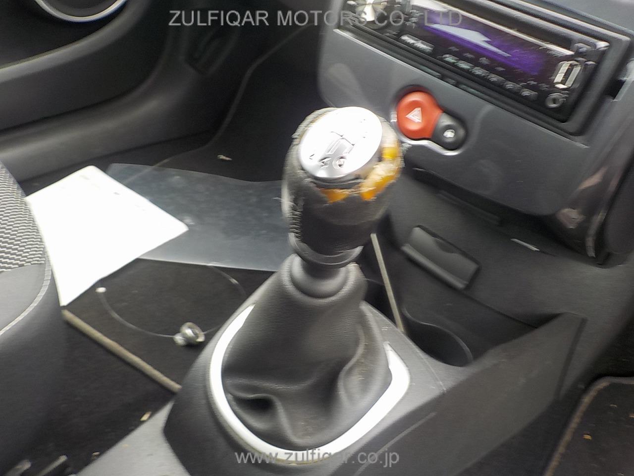 RENAULT LUTECIA 2011 Image 7