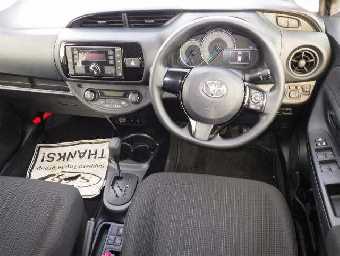 TOYOTA VITZ 2018 Image 3