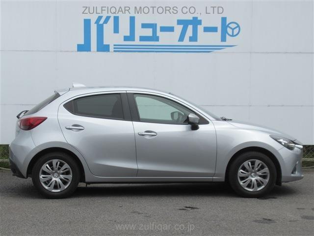 MAZDA DEMIO 2018 Image 8