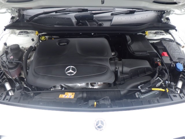 MERCEDES BENZ GLA CLASS 2020 Image 24