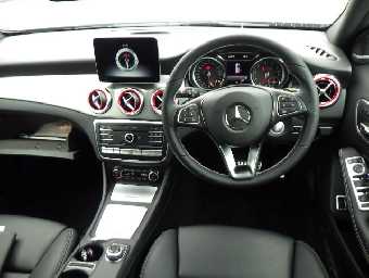 MERCEDES BENZ GLA CLASS 2020 Image 8