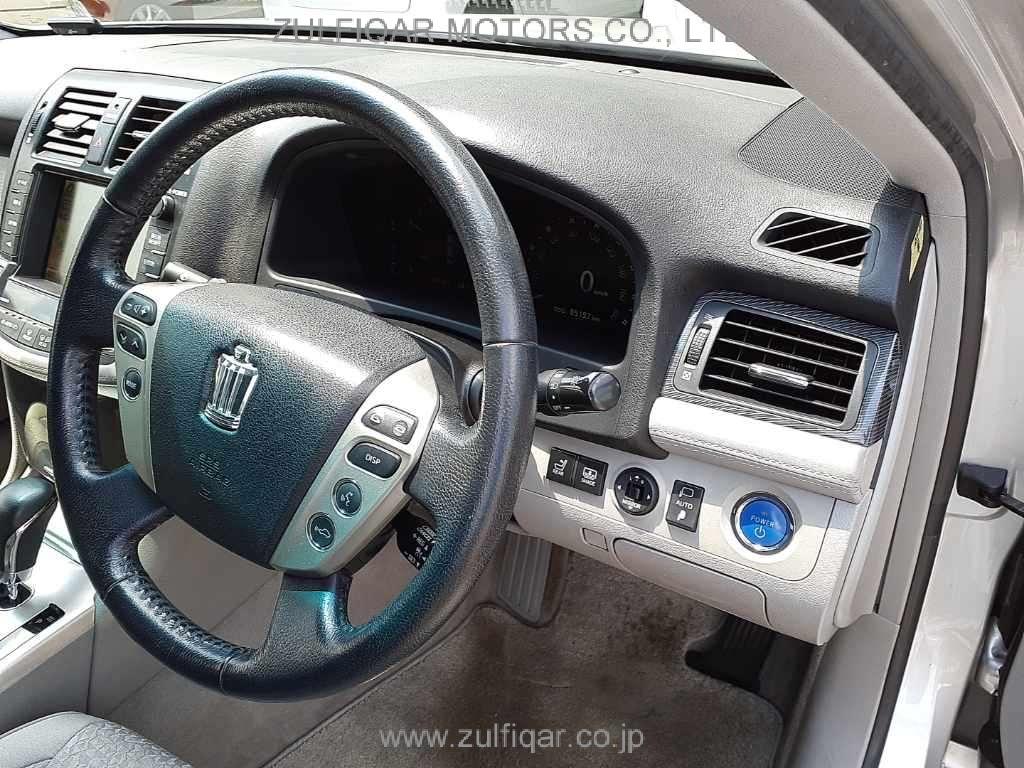 TOYOTA CROWN HYBRID 2012 Image 7