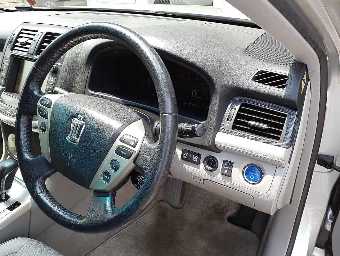 TOYOTA CROWN HYBRID 2012 Image 7