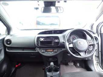 TOYOTA VITZ 2018 Image 3